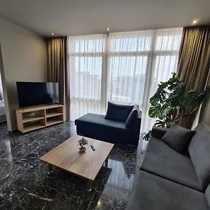 https://ladadika-5th-floor.hotels-of-thessaloniki.com